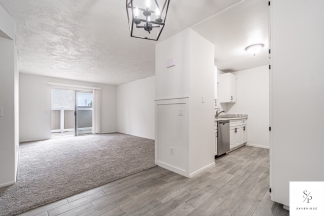 Modern and Cozy Rancho Cucamonga Townhouse with Hardwood Floors!