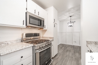Modern and Cozy Rancho Cucamonga Townhouse with Hardwood Floors!