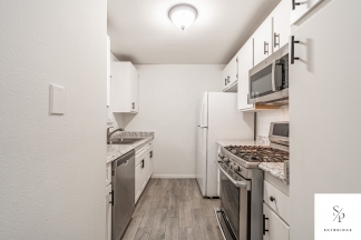 Modern and Cozy Rancho Cucamonga Townhouse with Hardwood Floors!