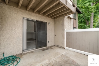 Modern and Cozy Rancho Cucamonga Townhouse with Hardwood Floors!
