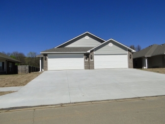 Coming in JUNE!! This property is occupied! PLEASE DO NOT DISTURN THE TENANTS!!