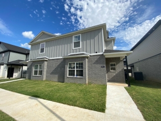 Towne West Townhomes: 3 Bed-3.5 Bath, Short Drive to Campus! Practically New!