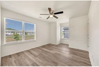 Towne West Townhomes: 3 Bed-3.5 Bath, Short Drive to Campus! Practically New!