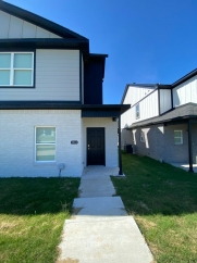 Towne West Townhomes: 3 Bed-3.5 Bath, Short Drive to Campus! Practically New!