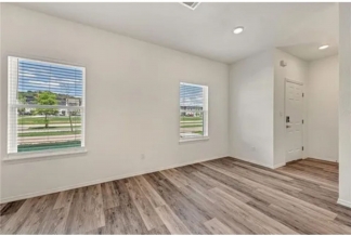 Towne West Townhomes: 3 Bed-3.5 Bath, Short Drive to Campus! Practically New!
