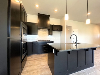 Introducing Your Dream Haven: A Luxurious 4-Bedroom Home Waiting to Welcome You!