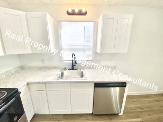 Completely Remodeled 2-Bedroom Apartment