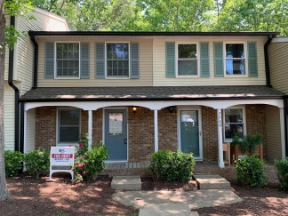 Renovated Raleigh Townhome Conveniently Located Near North Hills & I-540!