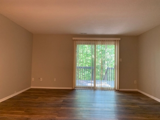 Renovated Raleigh Townhome Conveniently Located Near North Hills & I-540!