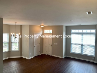 Raleigh Townhome Convenient to I440 & I540, Huge Master Suite, Near Anderson Pointe Park!