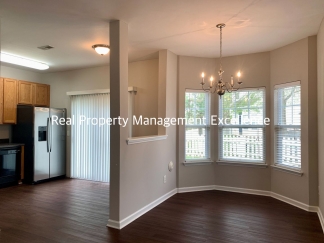 Raleigh Townhome Convenient to I440 & I540, Huge Master Suite, Near Anderson Pointe Park!