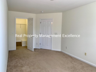 Raleigh Townhome Convenient to I440 & I540, Huge Master Suite, Near Anderson Pointe Park!