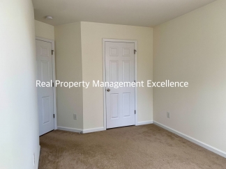 Raleigh Townhome Convenient to I440 & I540, Huge Master Suite, Near Anderson Pointe Park!