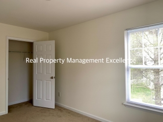 Raleigh Townhome Convenient to I440 & I540, Huge Master Suite, Near Anderson Pointe Park!