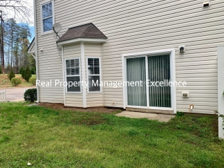 Raleigh Townhome Convenient to I440 & I540, Huge Master Suite, Near Anderson Pointe Park!