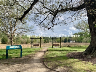 Raleigh Townhome Convenient to I440 & I540, Huge Master Suite, Near Anderson Pointe Park!