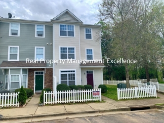 Raleigh Townhome Convenient to I440 & I540, Huge Master Suite, Near Anderson Pointe Park!