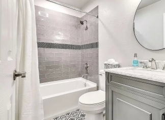 Remodeled Beauty in Mayfair Heights!