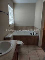 Beautiful 3 bed 2 bath home in Van Buren!!! **Coming Available in September**