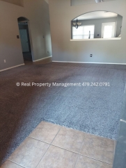 Beautiful 3 bed 2 bath home in Van Buren!!! **Coming Available in September**