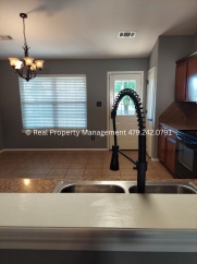 Beautiful 3 bed 2 bath home in Van Buren!!! **Coming Available in September**