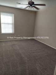 Beautiful 3 bed 2 bath home in Van Buren!!! **Coming Available in September**