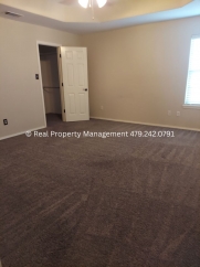 Beautiful 3 bed 2 bath home in Van Buren!!! **Coming Available in September**
