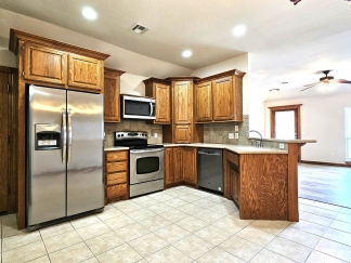 Discover Luxury Living: Upgraded 2 Bed, 2 Bath Apartment Awaits you!