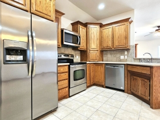 Discover Luxury Living: Upgraded 2 Bed, 2 Bath Apartment Awaits you!