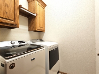 Discover Luxury Living: Upgraded 2 Bed, 2 Bath Apartment Awaits you!