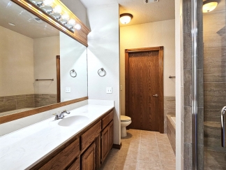 Discover Luxury Living: Upgraded 2 Bed, 2 Bath Apartment Awaits you!