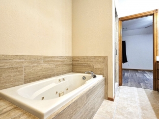Discover Luxury Living: Upgraded 2 Bed, 2 Bath Apartment Awaits you!
