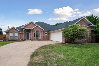 Gorgeous Cul-d-Sac home in Coveted Mansfield Neighborhood