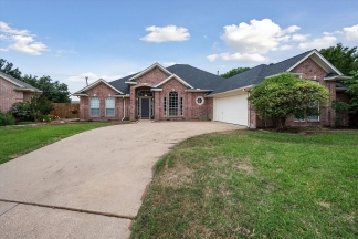 Gorgeous Cul-d-Sac home in Coveted Mansfield Neighborhood