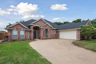 Gorgeous Cul-d-Sac home in Coveted Mansfield Neighborhood