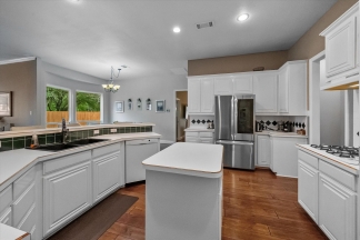 Gorgeous Cul-d-Sac home in Coveted Mansfield Neighborhood