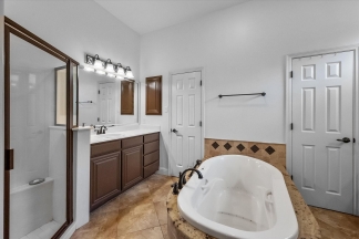 Gorgeous Cul-d-Sac home in Coveted Mansfield Neighborhood