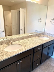 3 Bedroom Townhome for Rent in Rogers!