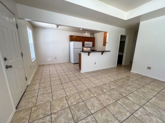 Cozy 3 Bed 2 Bath Duplex!