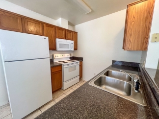 Cozy 3 Bed 2 Bath Duplex!