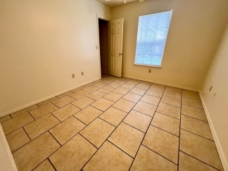 Cozy 3 Bed 2 Bath Duplex!