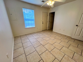 Cozy 3 Bed 2 Bath Duplex!