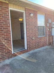 Cozy 3 Bed 2 Bath Duplex!