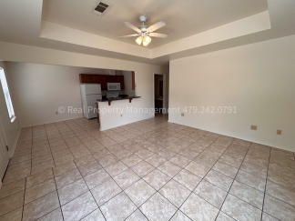 Cozy 3 Bed 2 Bath Duplex!