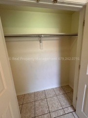 Cozy 3 Bed 2 Bath Duplex!