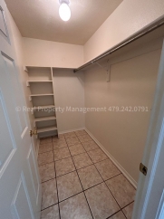 Cozy 3 Bed 2 Bath Duplex!