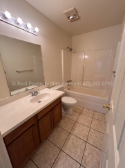 Cozy 3 Bed 2 Bath Duplex!