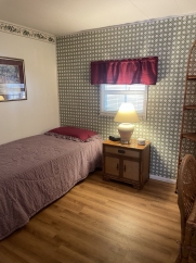 55+ Community, Fully furnished, Spacious, furnished, 3bed/2 bath manufactured home in Bradenton, Florida - For Rent