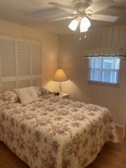 55+ Community, Fully furnished, Spacious, furnished, 3bed/2 bath manufactured home in Bradenton, Florida - For Rent