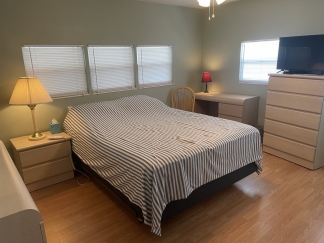 55+ Community, Fully furnished, Spacious, furnished, 3bed/2 bath manufactured home in Bradenton, Florida - For Rent